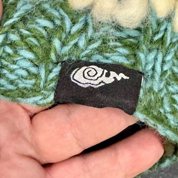 Everest Designs Wool Knit Toboggan. Kids 5-12 - Picture 11 of 13